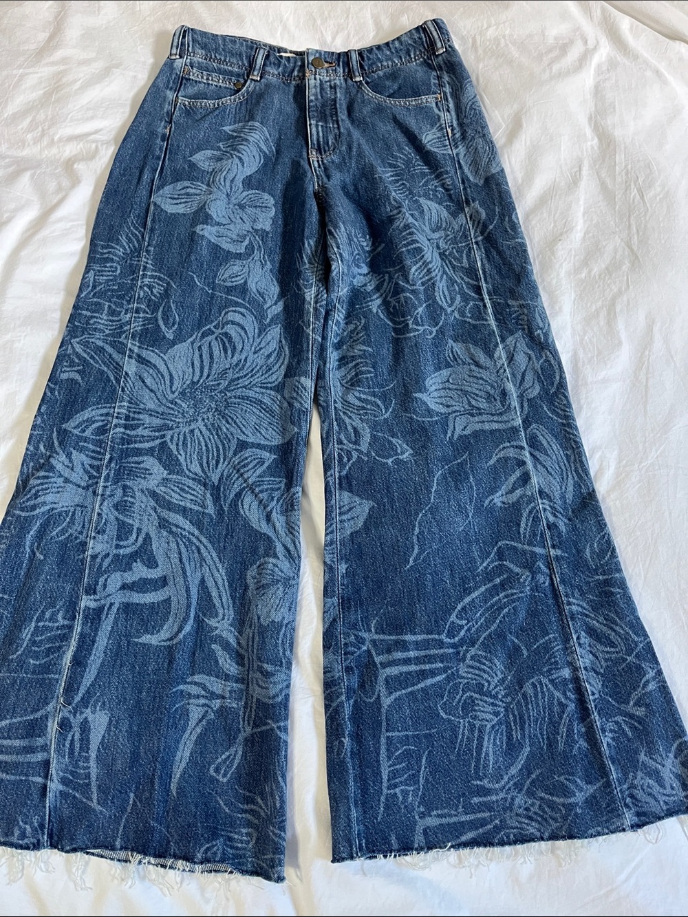 NWOT Adi Patterned Mid-Rise Flare Jeans by Pilcro Anthropologie floral leaf prin